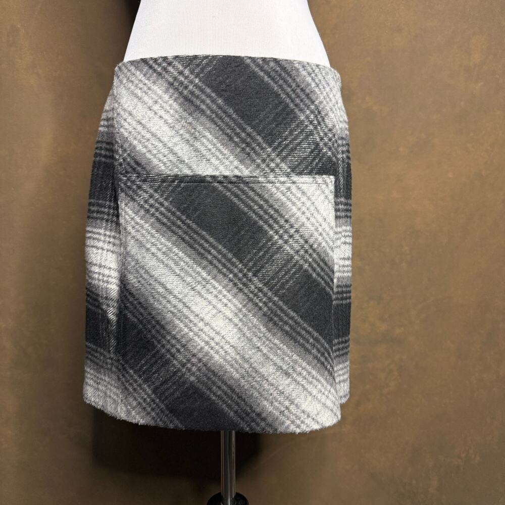 Vivienne Tam Women's Size 8 Black Plaid Academia Basic Mini Skirt